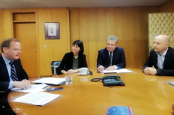 Συνάντηση της Βουλευτού Νάντιας Γιαννακοπούλου με τον Υπουργό Μεταφωρών και Υποδομών Κωνσταντίνο Καραμανλή παρουσία του Δήμαρχο Ιλίου Νίκο Ζενέτο