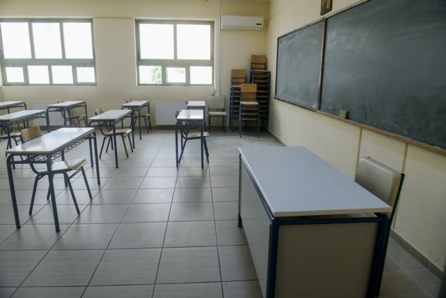 Κεραμέως στο MEGA: Αυτά είναι τα επικρατέστερα σενάρια για άνοιγμα των σχολείων