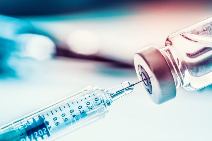 Εμβόλιο Οξφόρδης : Συμφωνία Κομισιόν και φαρμακευτικής εταιρίας για 400 εκατ. δόσεις έως το τέλος του 2020