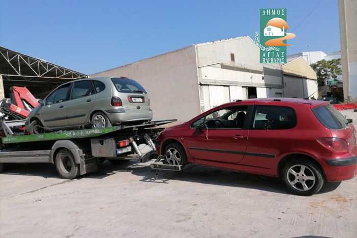 Συνεχίζεται με αμείωτους ρυθμούς η απομάκρυνση των εγκαταλελειμμένων οχημάτων από την πόλη