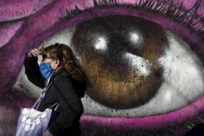Κορονοϊός: Οι διπλές μάσκες προστατεύουν κατά 96% - Πώς χρησιμοποιούνται σωστά οι υφασμάτινες