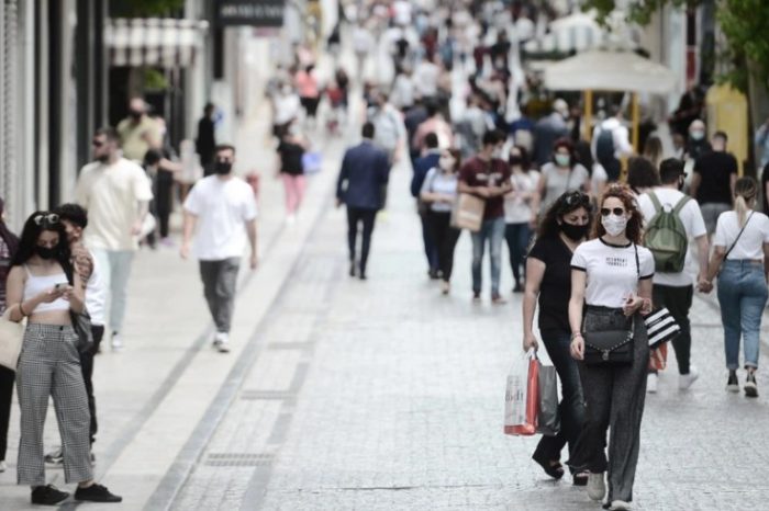 Χαλάρωση μέτρων: Καταργείται άμεσα η μάσκα στους εξωτερικούς χώρους - Ανακοινώσεις στις 18:00 από τον Χαρδαλιά