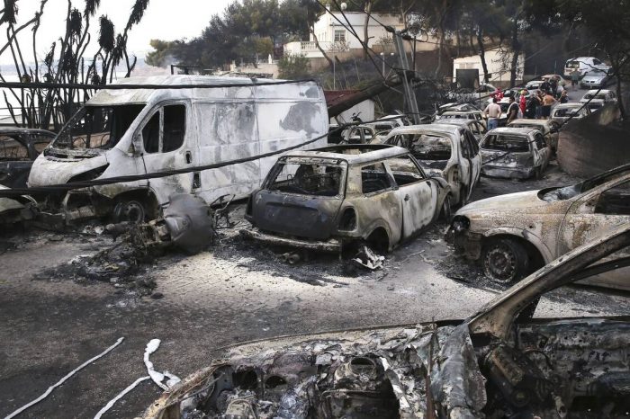 Μάτι: Τρία χρόνια από τη φονική πυρκαγιά – Το πόρισμα φωτιά, τα λάθη και οι αλληλοκατηγορίες