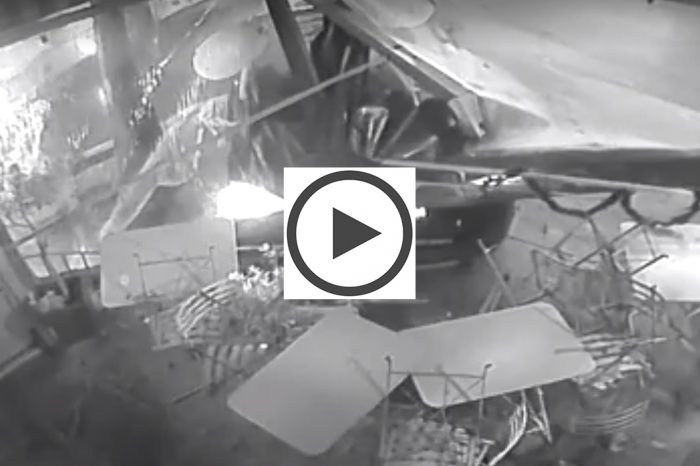Τραυματισμός νεαράς οδηγού σε τροχαίο στην Αγία Βαρβάρα (βίντεο ντοκουμέντο)