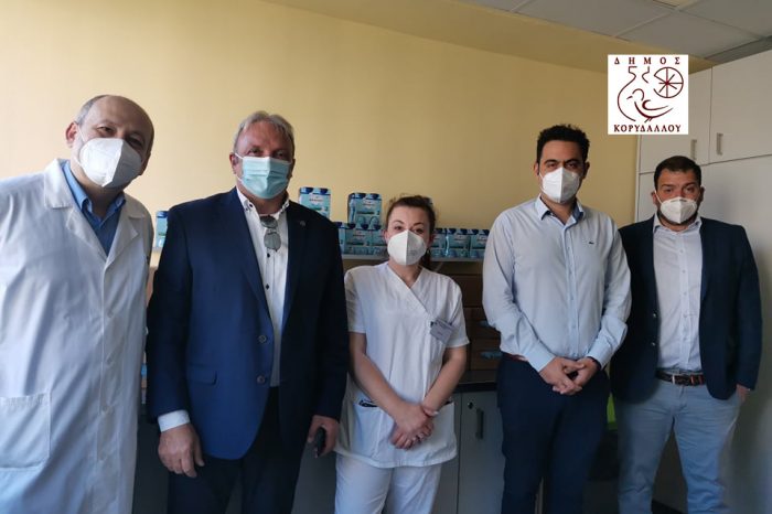 Επίσκεψη Δημοτικής Αρχής Κορυδαλλού & προσφορά γαλάτων βρεφικής ηλικίας στα νοσηλευόμενα παιδιά του Γενικού Νοσοκομείου της Νίκαιας