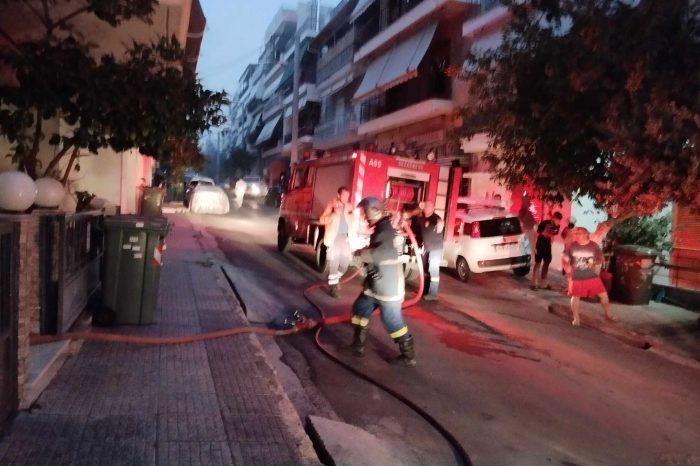 Φωτιά σε διαμέρισμα, το πυροσβεστικό όχημα του Δήμου μας υποστηρίζει αποτελεσματικά τους Πυροσβέστες.