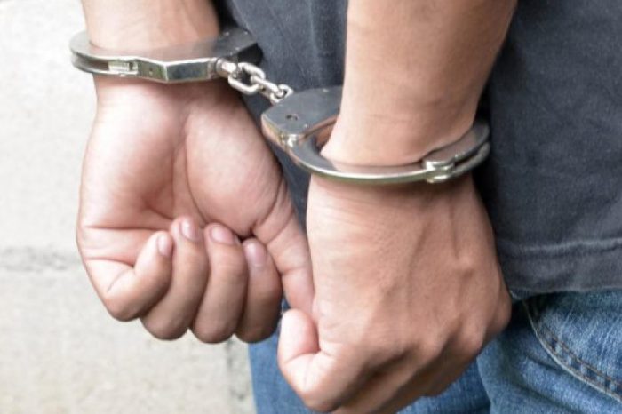 Ίλιον: Ταυτοποιήθηκε και συνελήφθη κατά συρροή ληστής