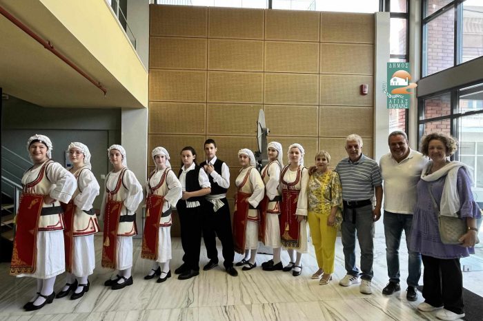 To 1ο Σχολικό Φεστιβάλ Παραδοσιακών χορών της Δευτεροβάθμιας Εκπαίδευσης στο Δημοτικό Κινηματοθέατρο "Γιάννης Ρίτσος"