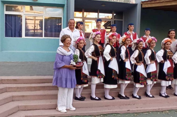 Ξεχώρισε η εφηβική χορευτική ομάδα του Δήμου Αγίας Βαρβάρας στην !η Συνάντηση Παραδοσιακών Χορών στην Αρτέμιδα